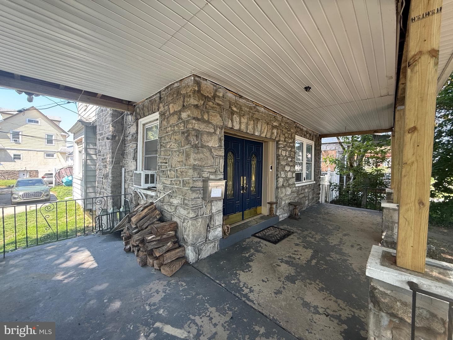 954 Church Lane photo 3
