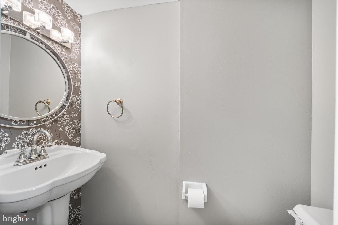 607 Saint Anthony Lane photo 9