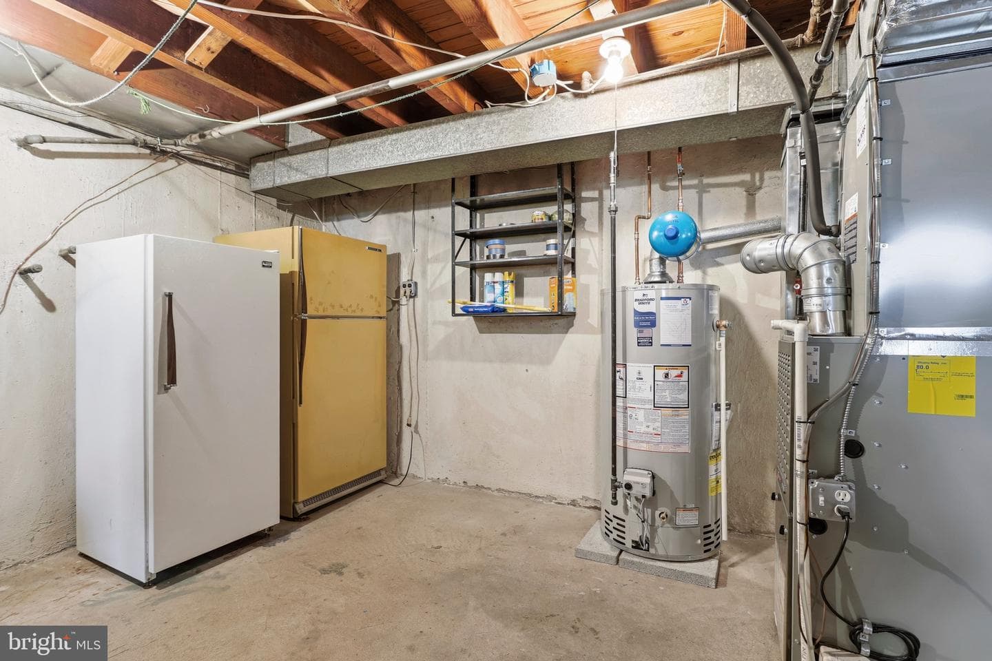 527 Saxer Avenue photo 27