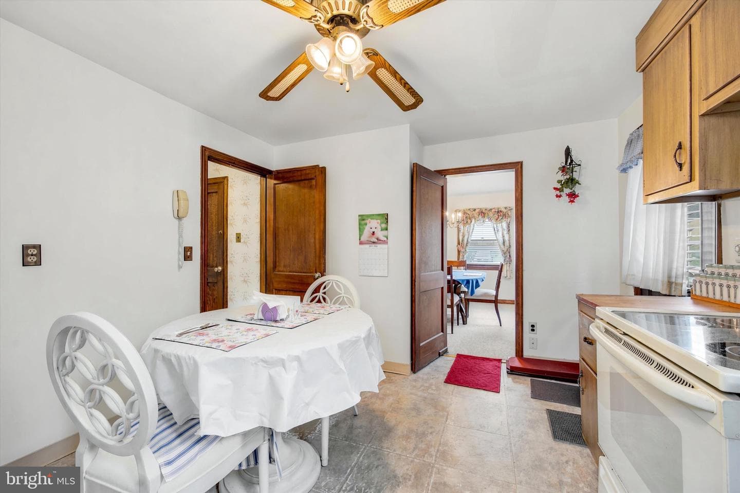 546 Arlington Avenue photo 10