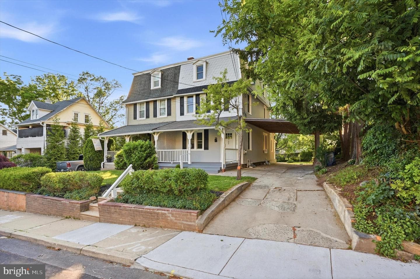 732 Buck Lane photo 4