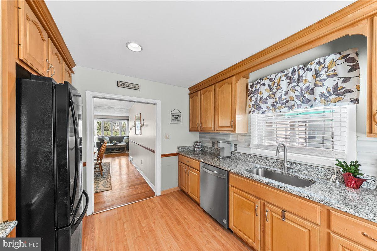 908 Broadway Avenue photo 14