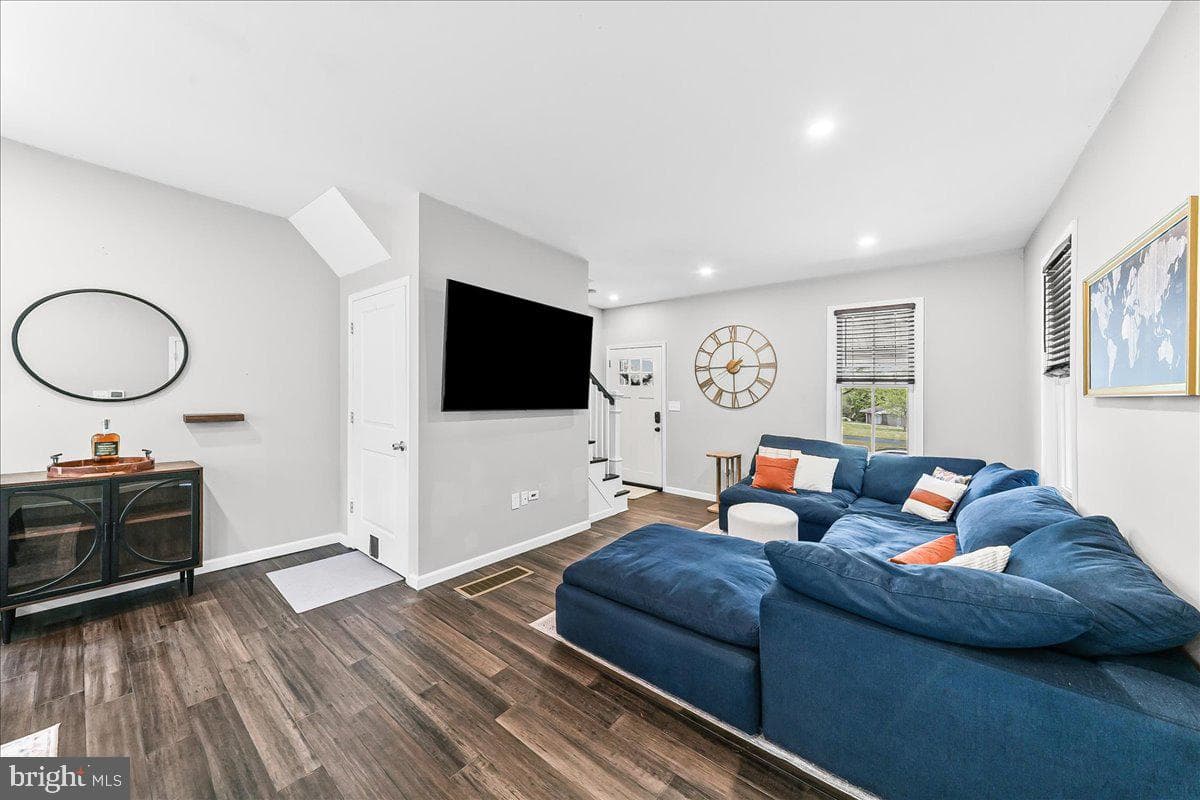 204 S Pennell Road photo 12