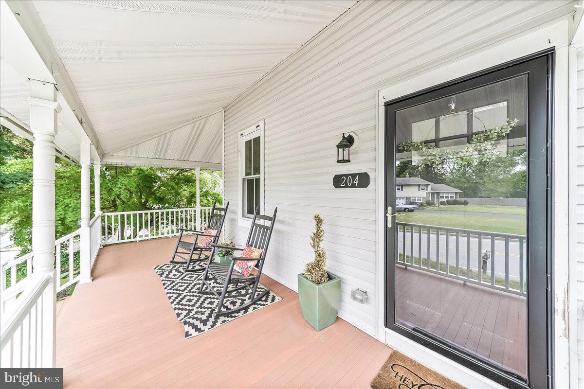 204 S Pennell Road photo 6