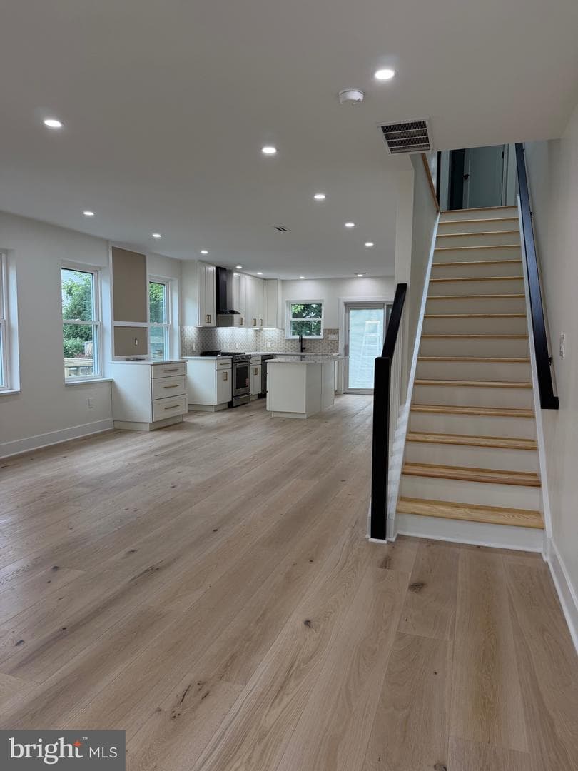 256 Willow Avenue photo 3