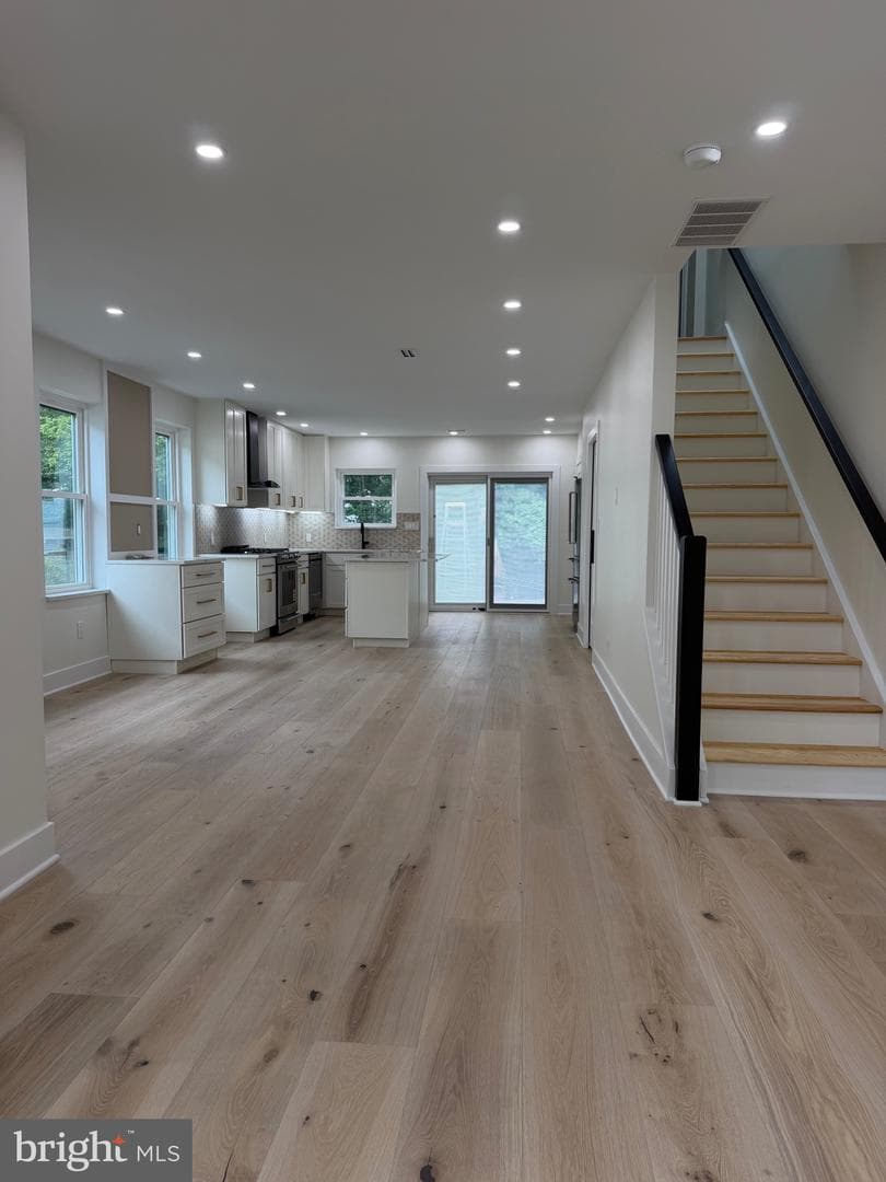 256 Willow Avenue photo 4