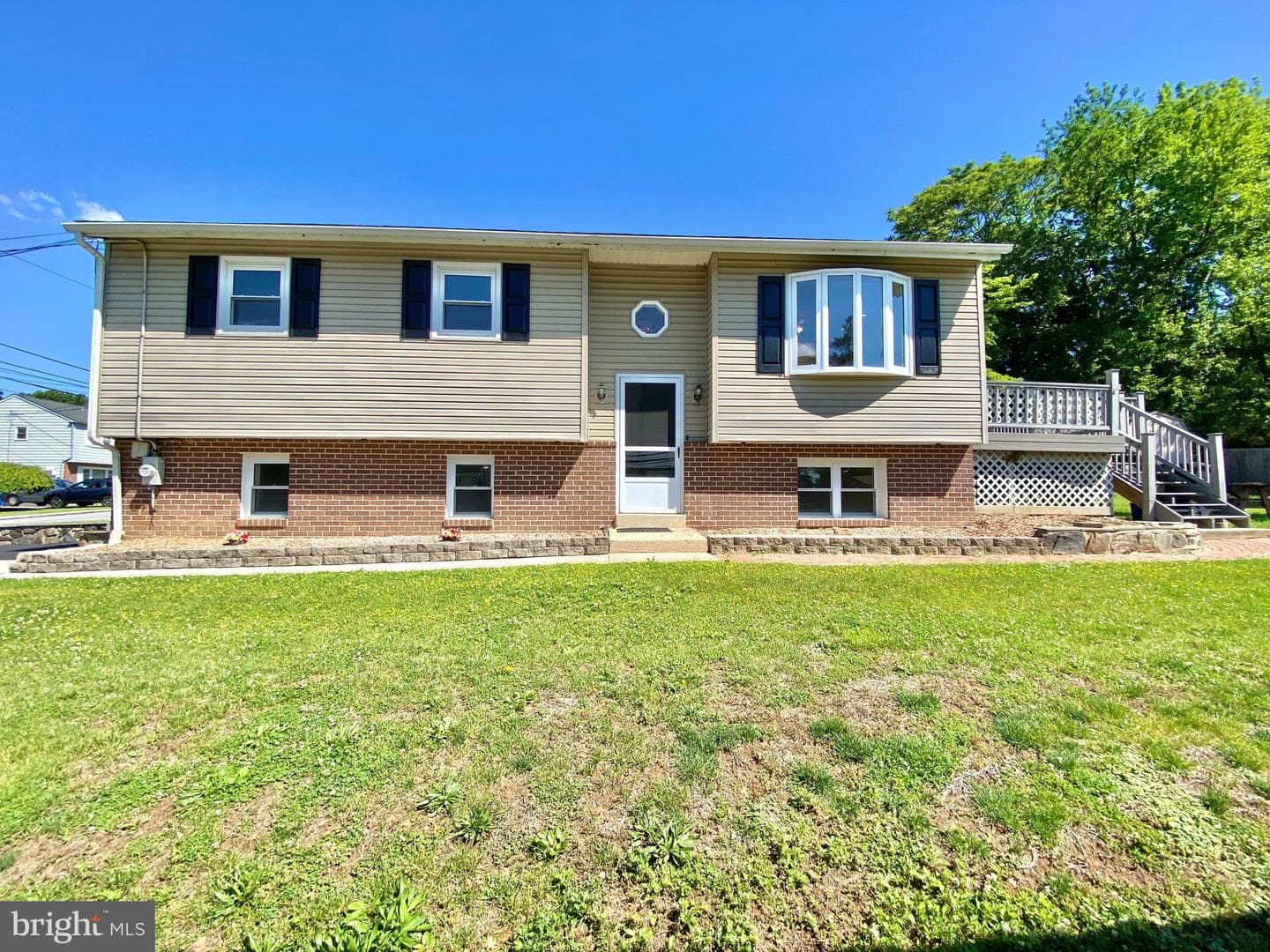 227 Elm Avenue photo 35