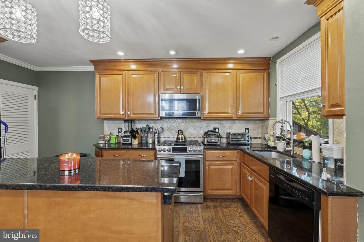 2348 Highland Avenue photo 13
