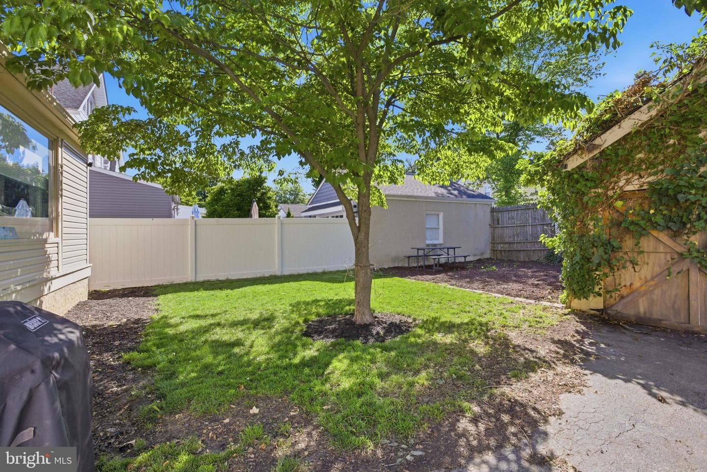 312 Pomeroy St photo 24