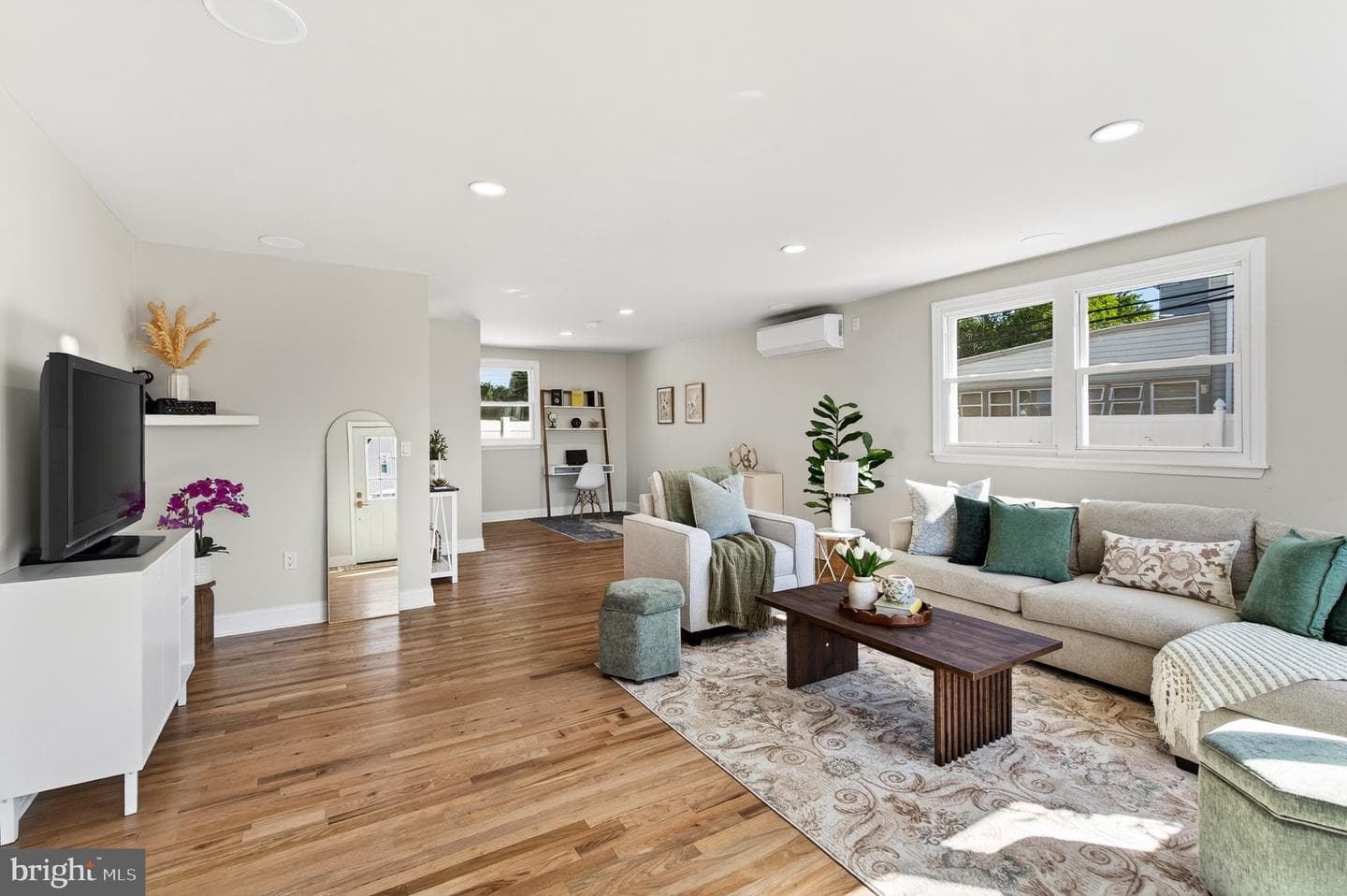 542 Stanbridge Road photo 15