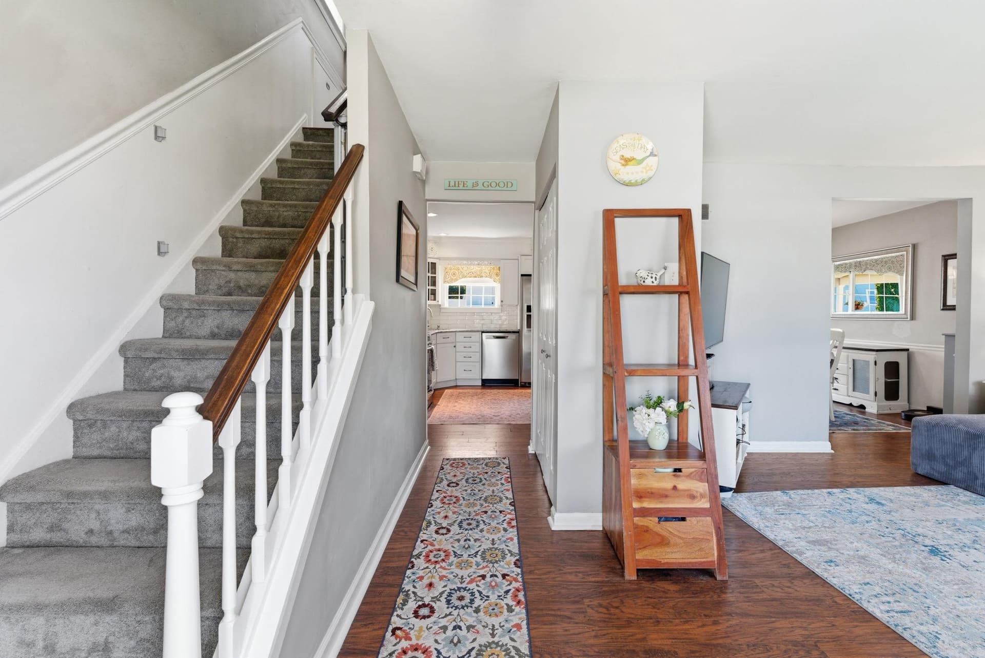 327 Greenbriar photo 2