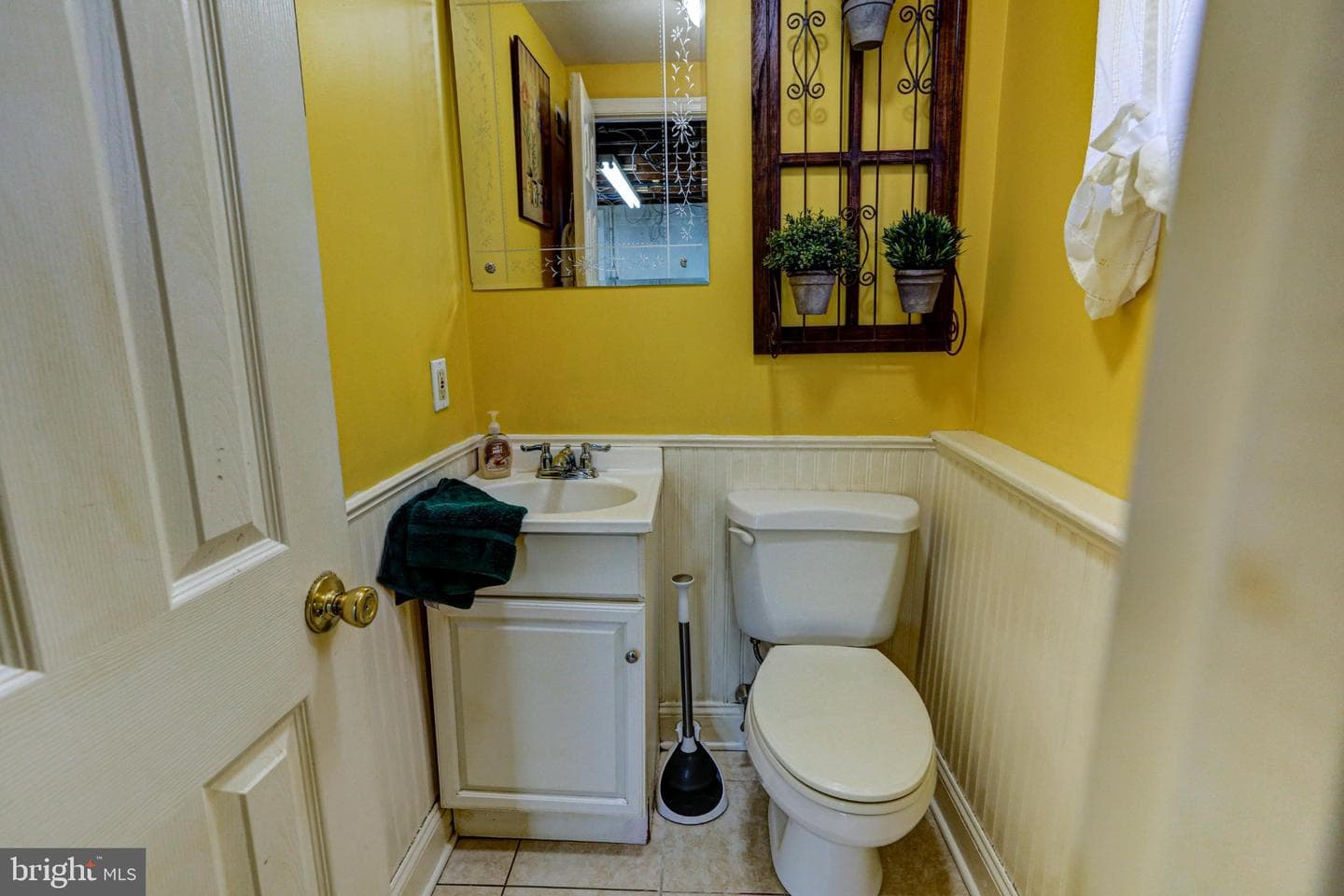 125 W Thomson Avenue photo 28