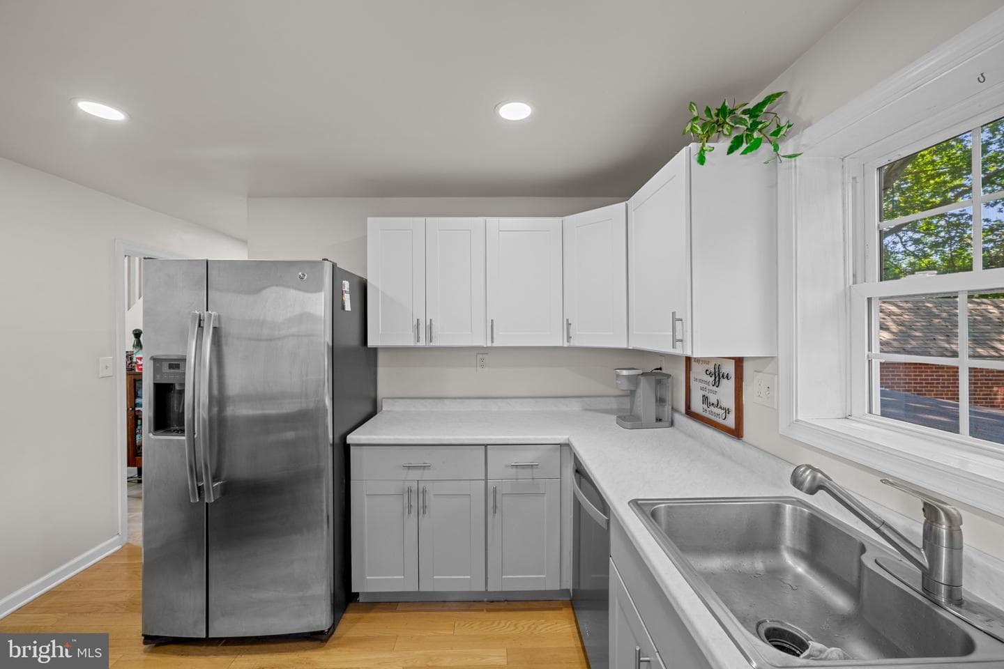 511 Harrison Avenue photo 4