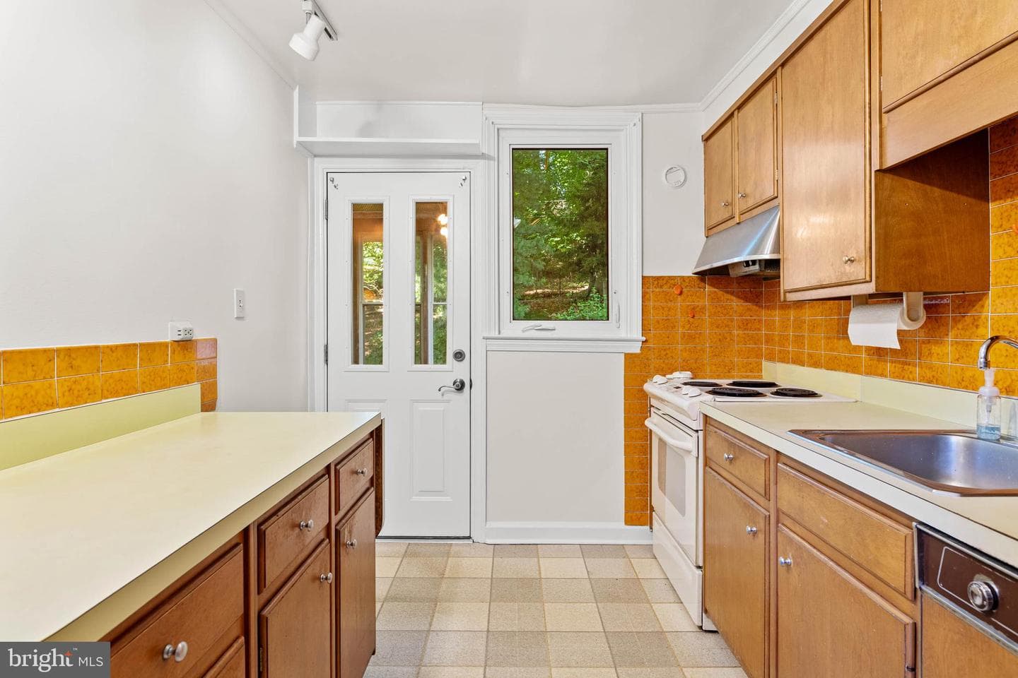 5025 Sylvia Road photo 12