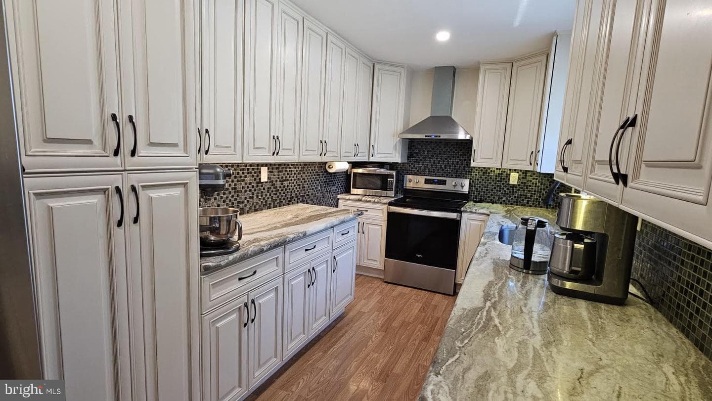 105 Scheivert Avenue photo 10