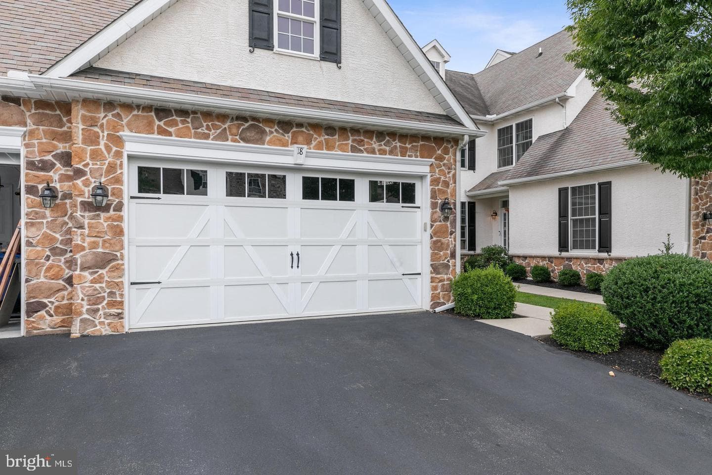18 Sharpley Drive photo 3