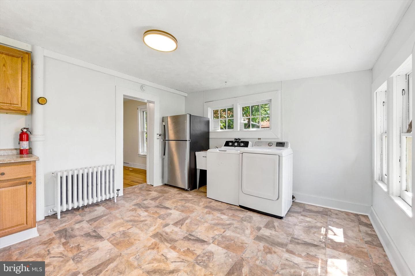 264 Maple Avenue photo 11