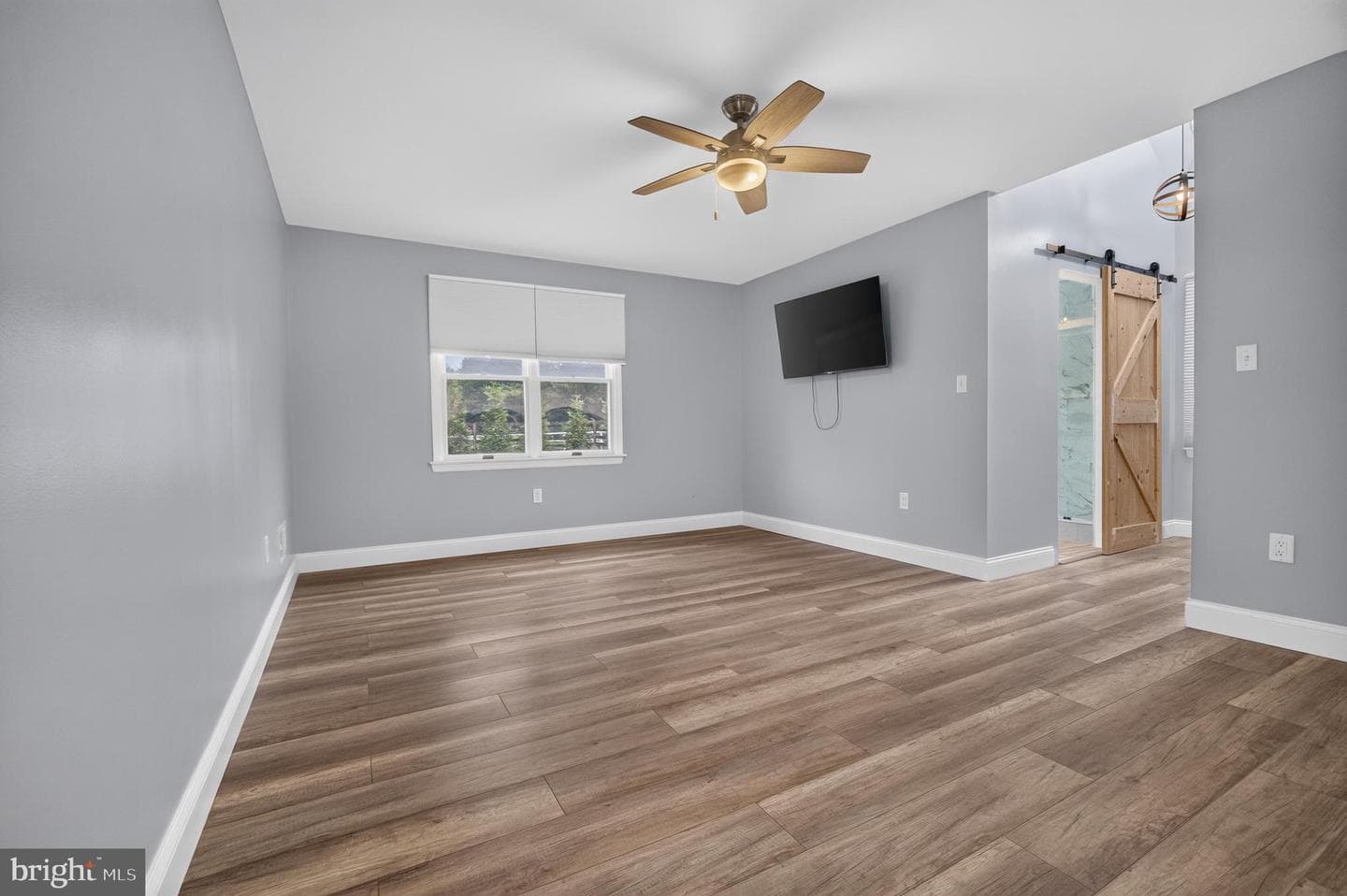1137 Naamans Creek Road photo 9