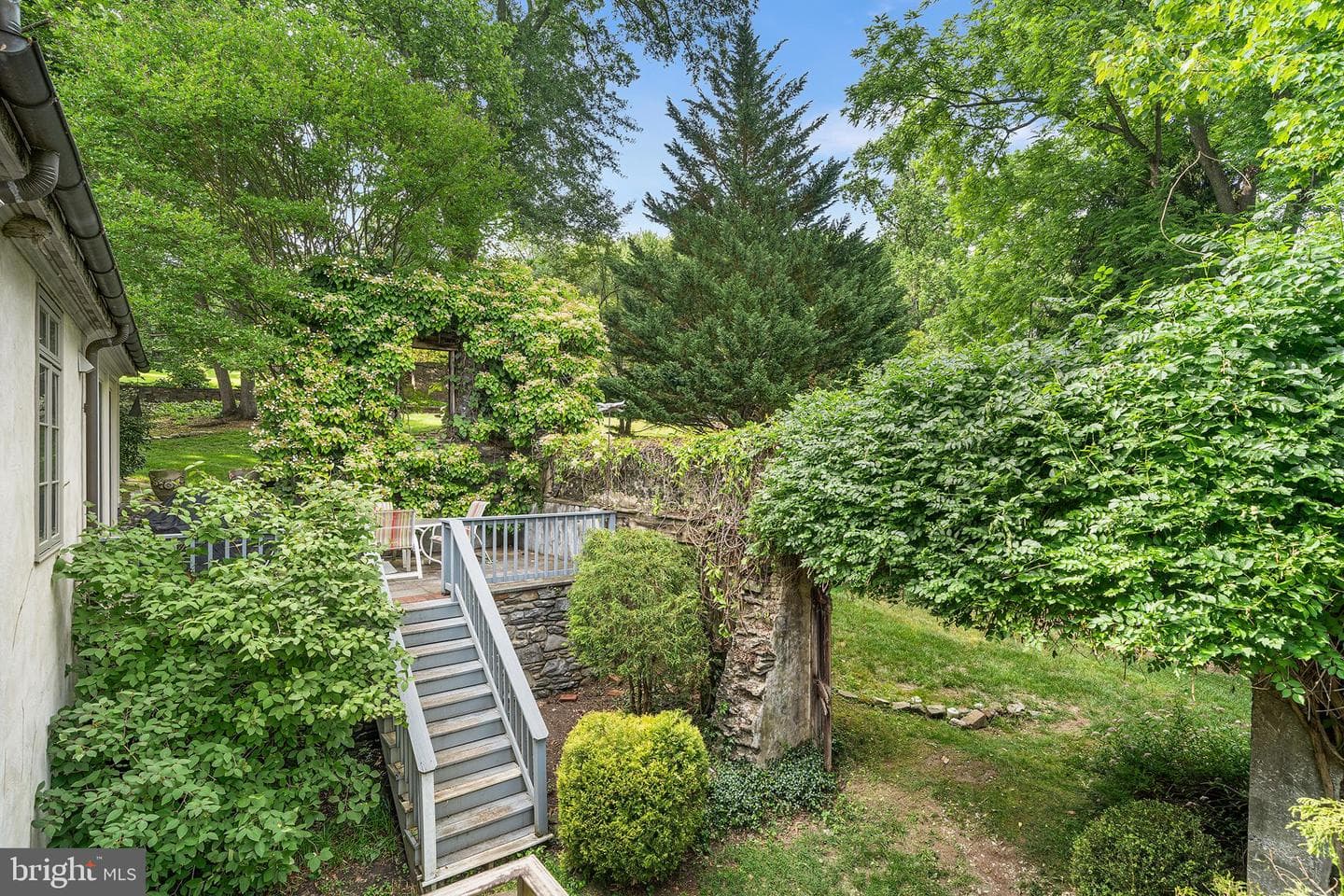 2 Todmorden Lane photo 15