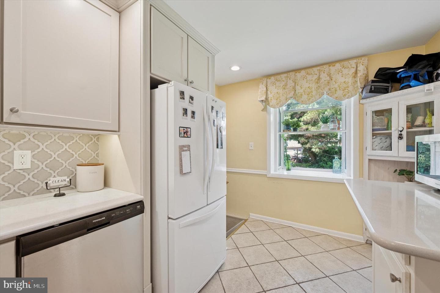 4946 James Place photo 15