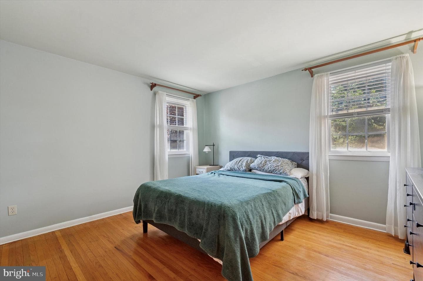 4946 James Place photo 16
