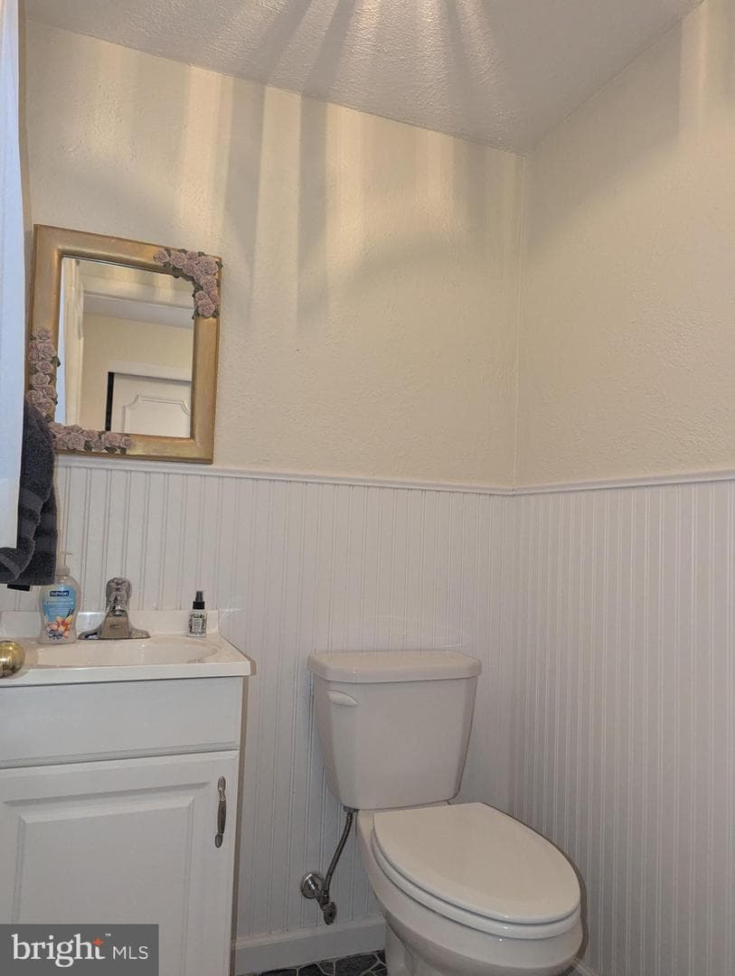 4946 James Place photo 7