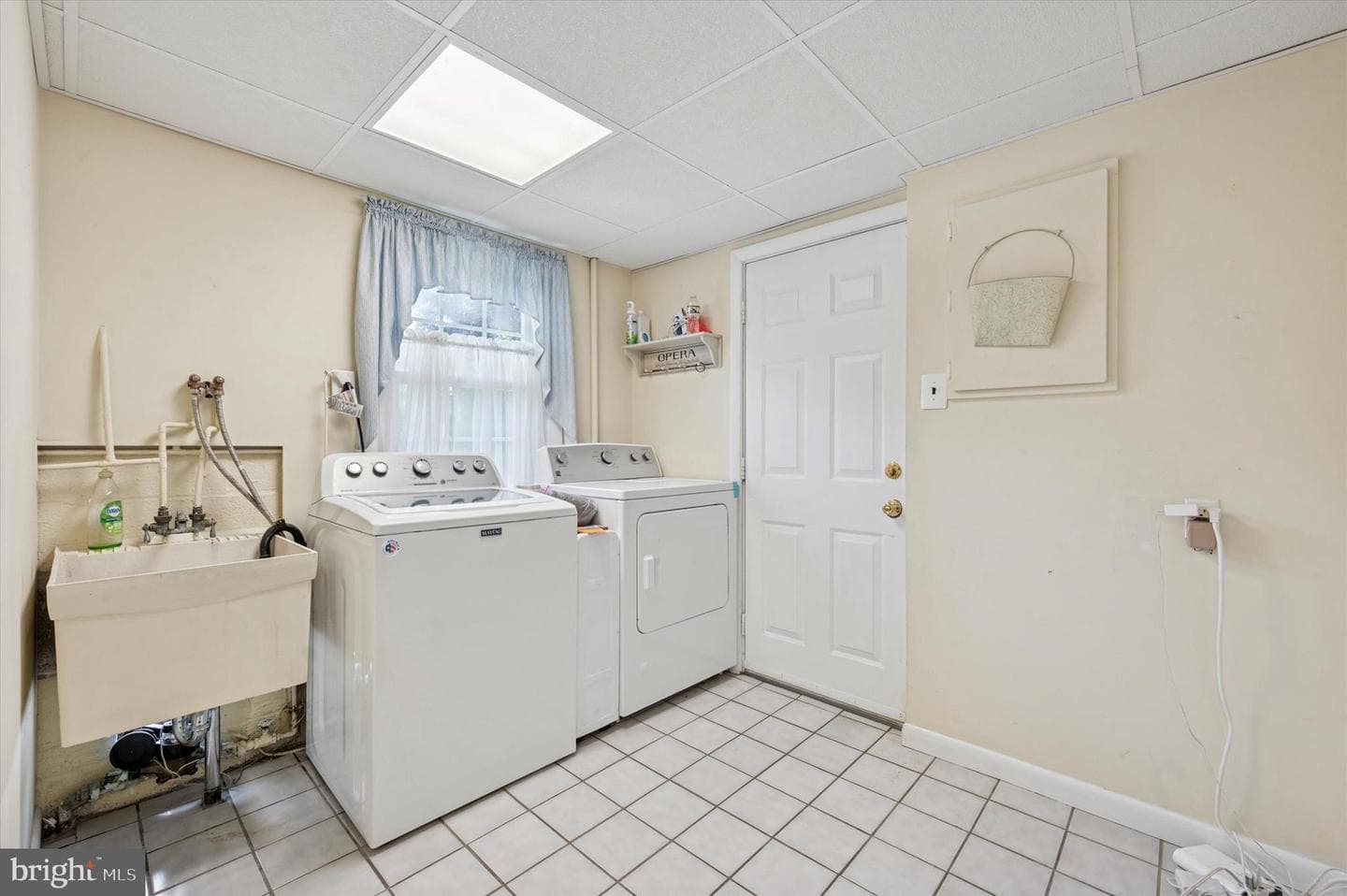 4946 James Place photo 8