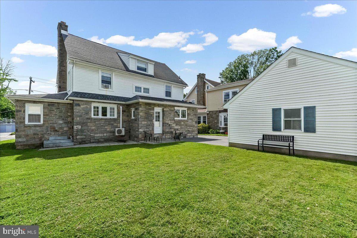 735 Concord Avenue photo 4