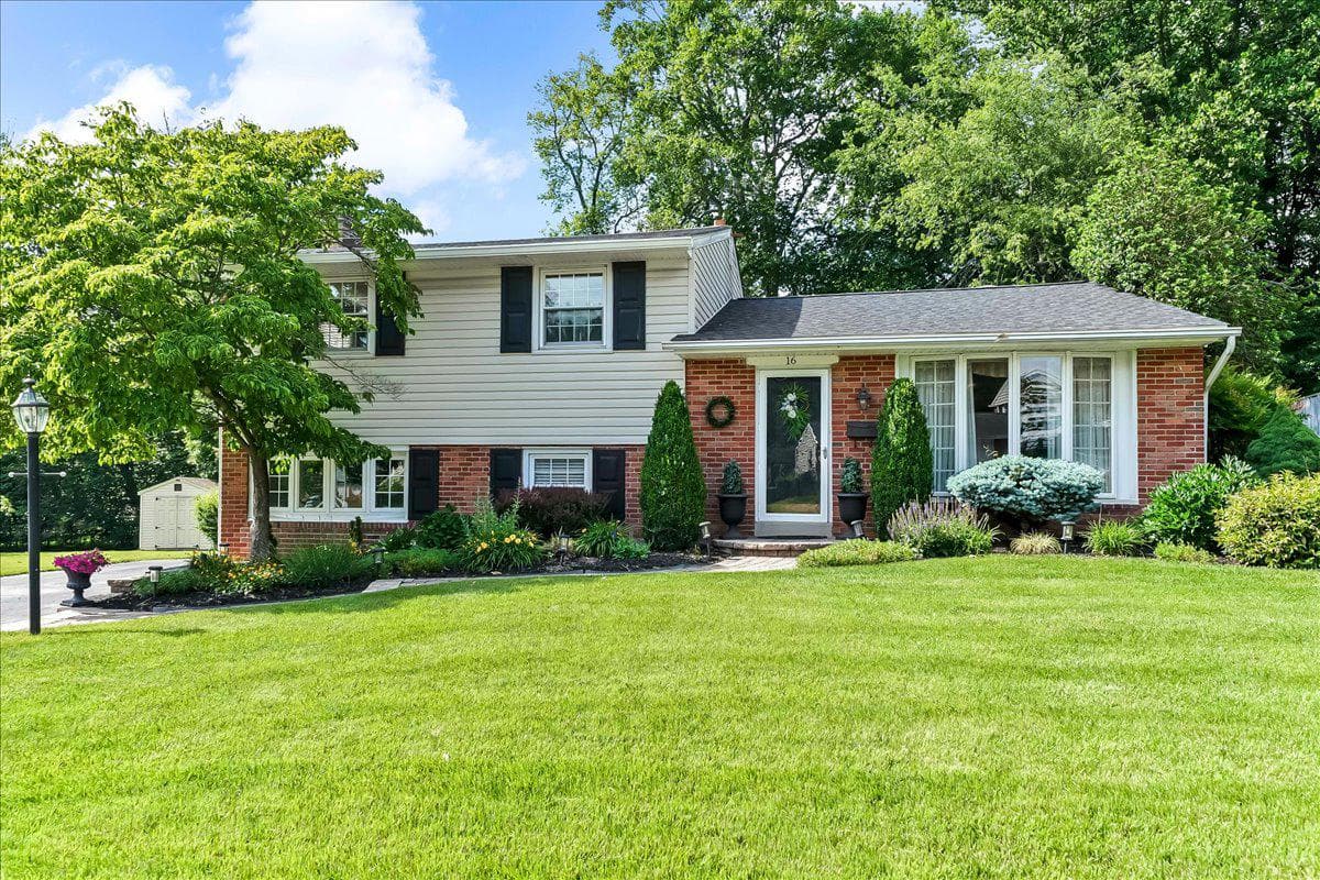 16 Grove Lane