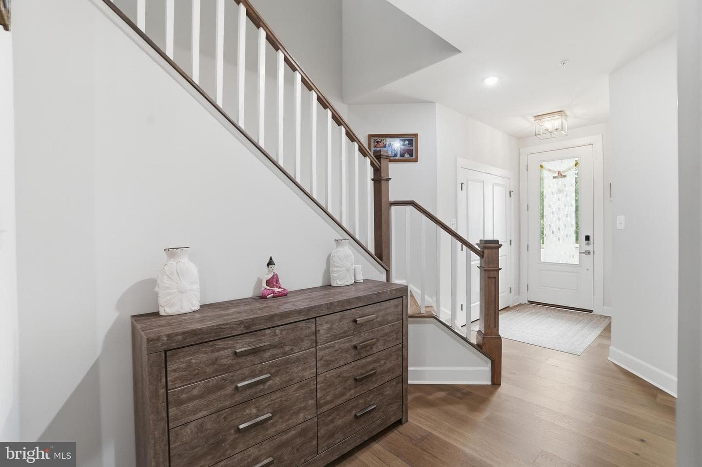 411 W Ponds Edge Drive photo 4