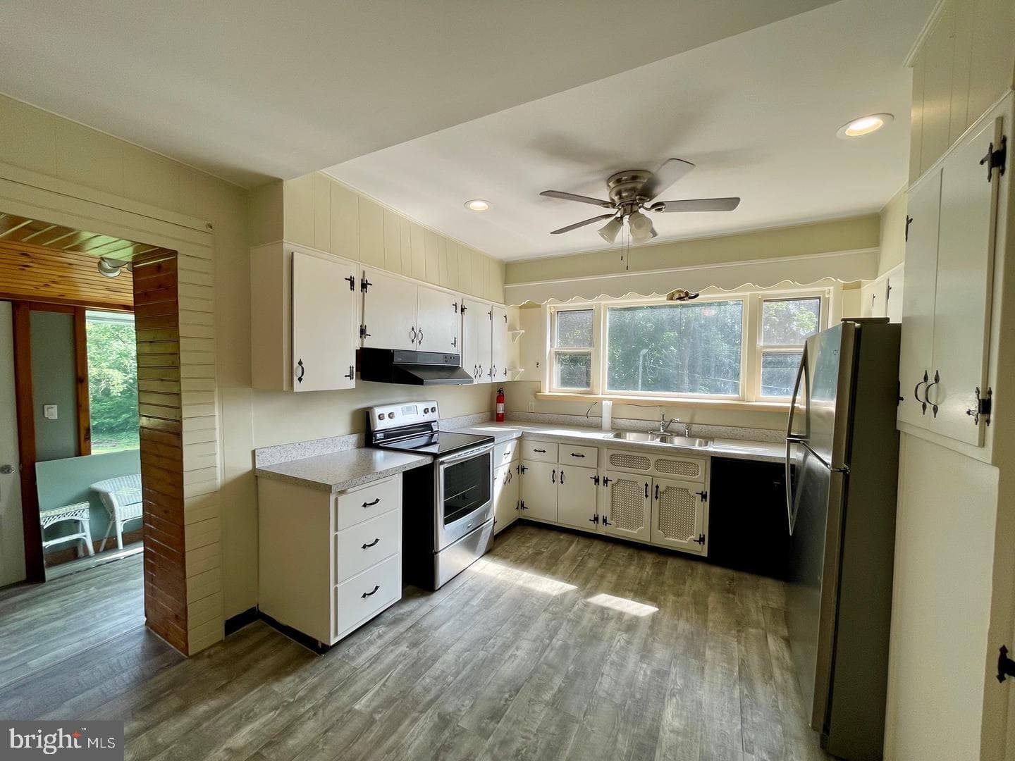 692 Lenni Road photo 8