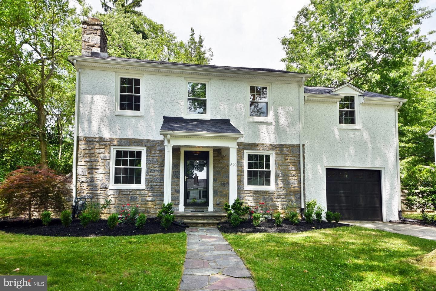 629 University Place photo 4