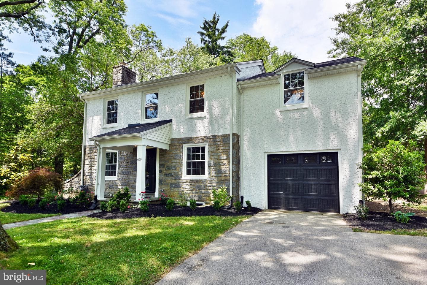 629 University Place photo 5
