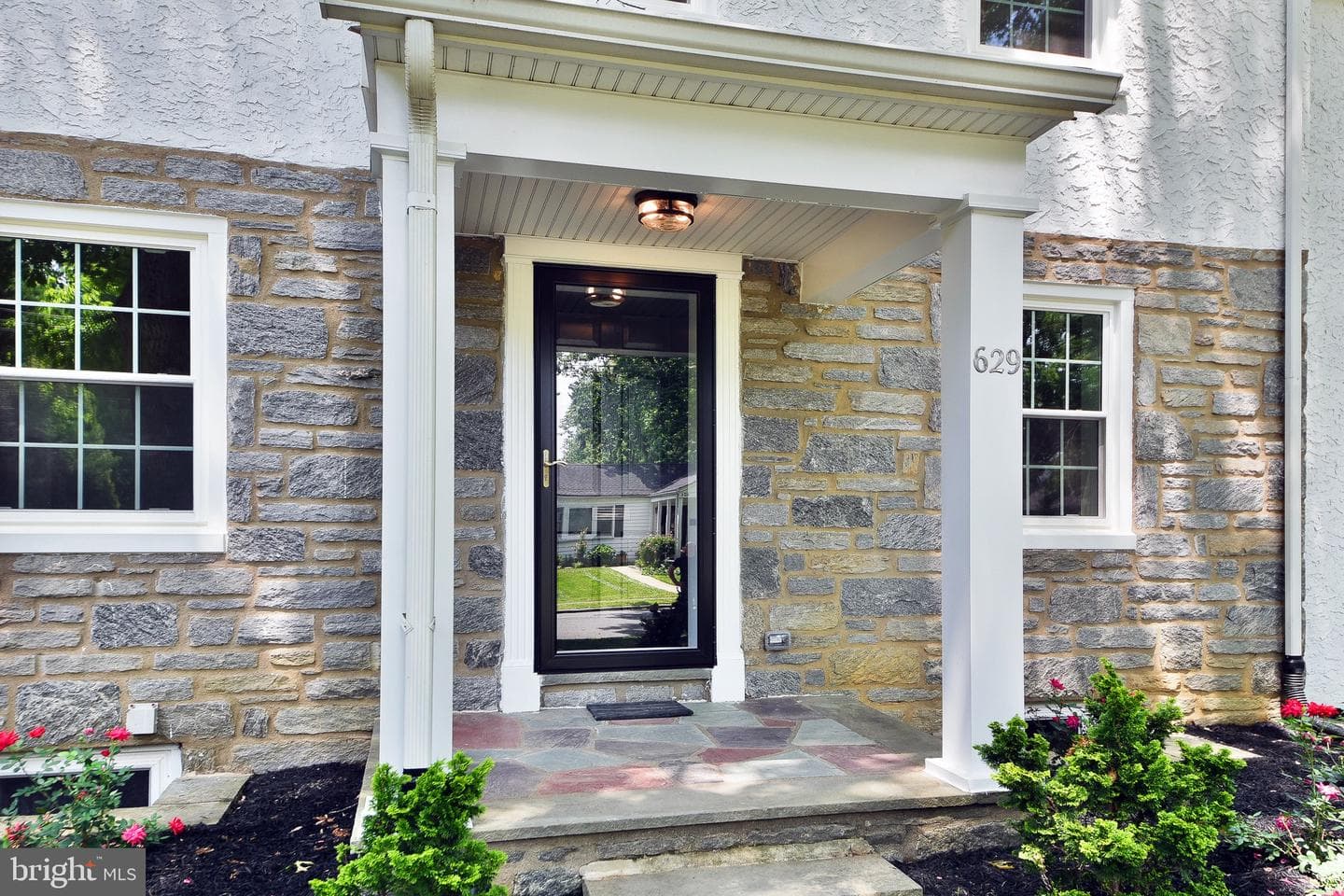 629 University Place photo 6
