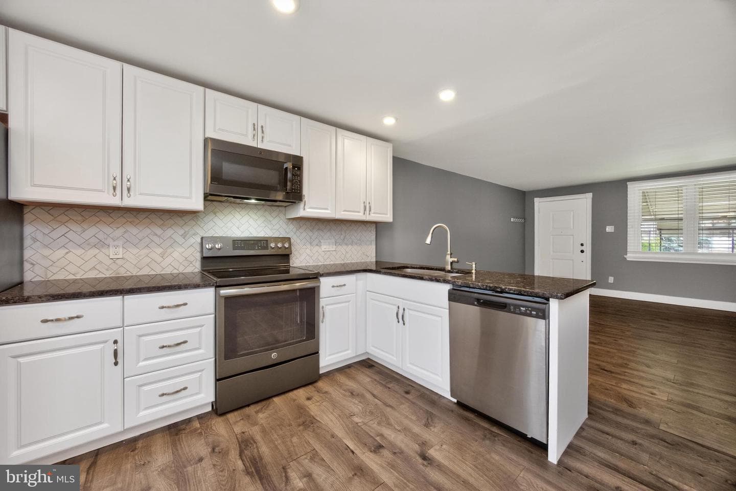 317 Westbrook Drive photo 3