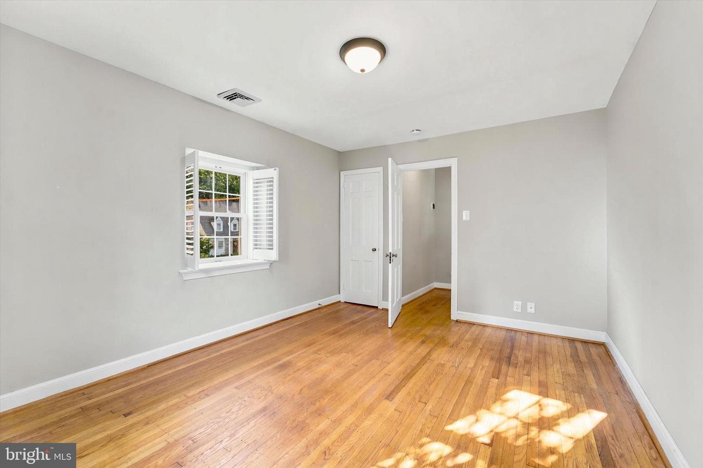 570 Strathmore Road photo 24