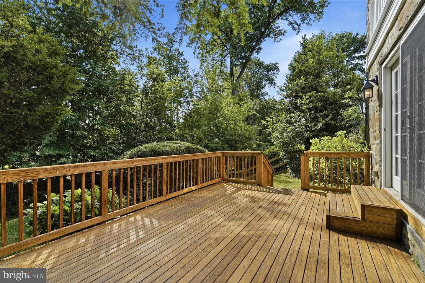 570 Strathmore Road photo 32