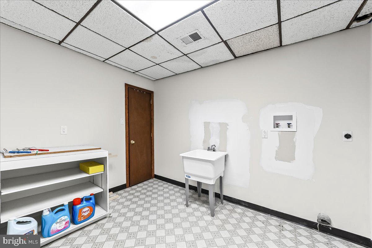 70 Heyburn Road photo 45