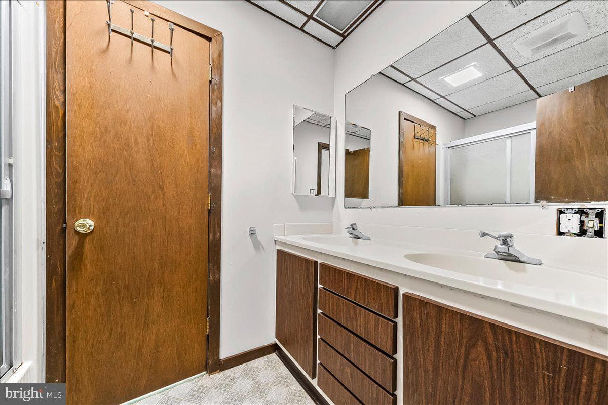 70 Heyburn Road photo 46