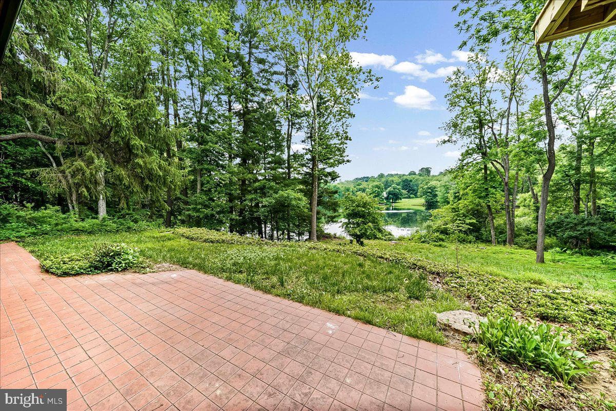 70 Heyburn Road photo 5