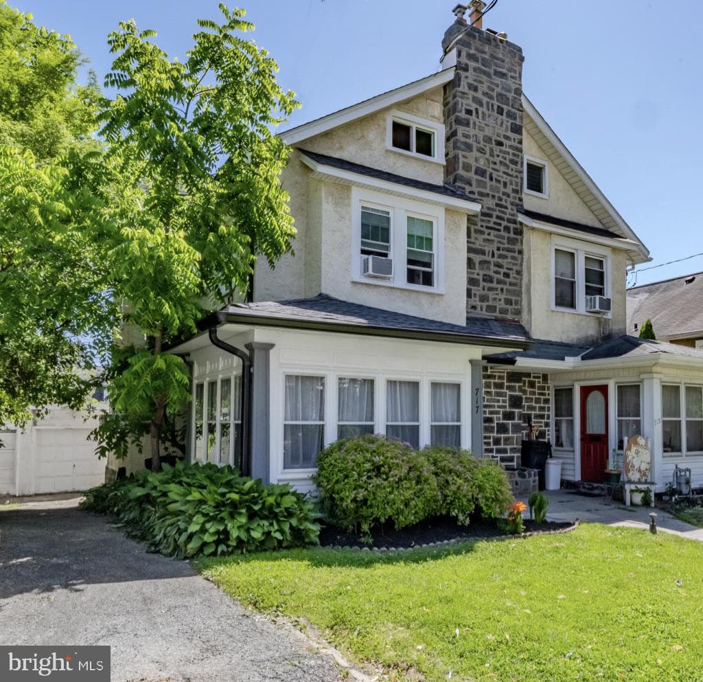 717 Anderson Avenue photo 40
