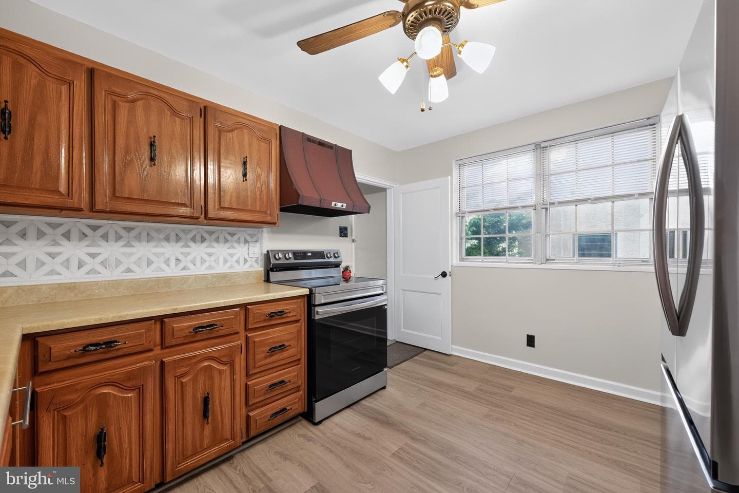 204 Sharon Park Drive photo 8