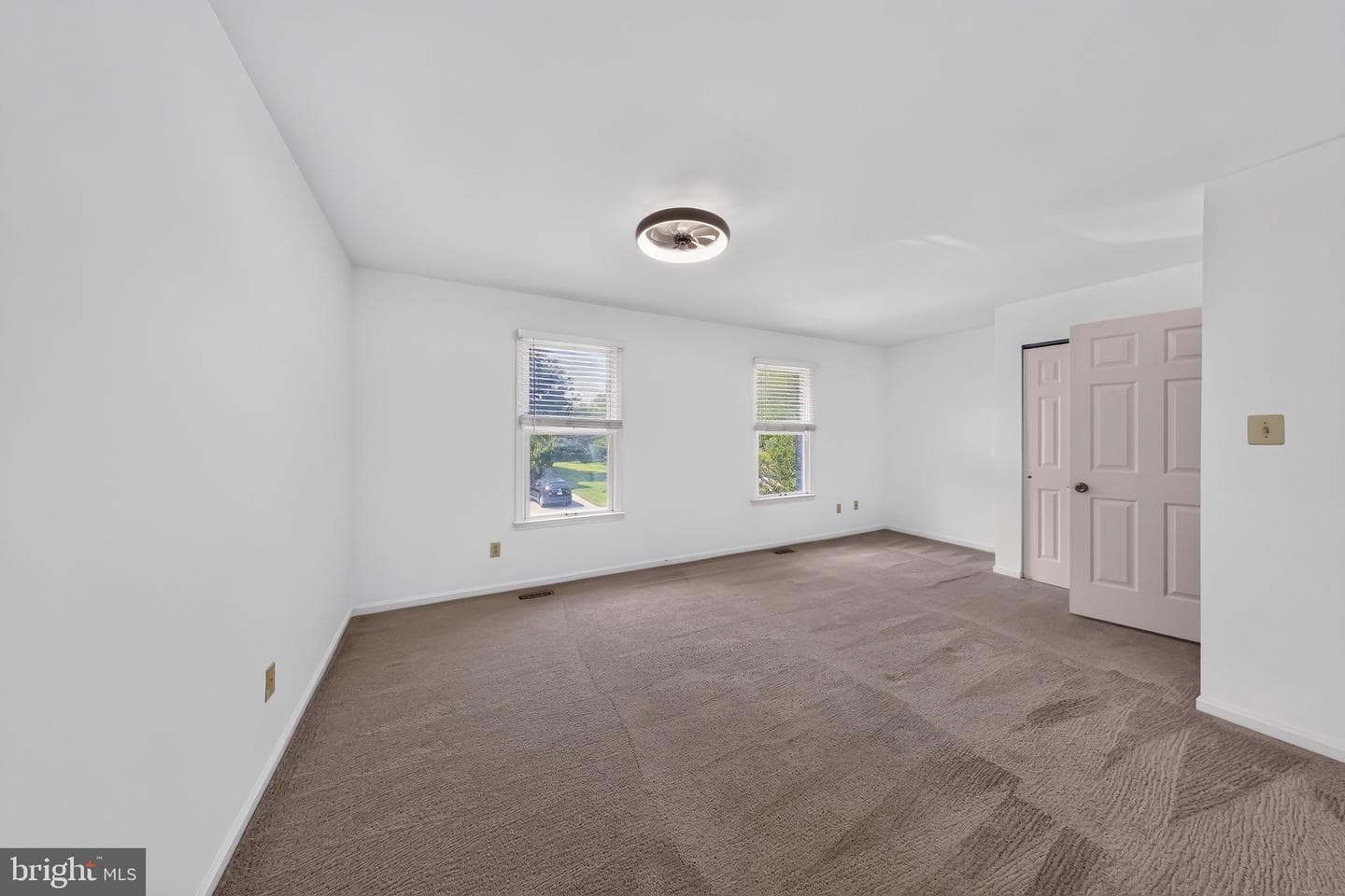 1005 N Glen Drive #1005 photo 22