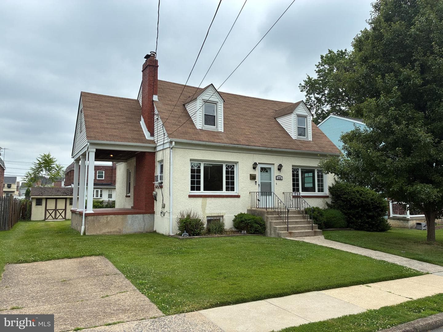 216 Fernwood photo 1