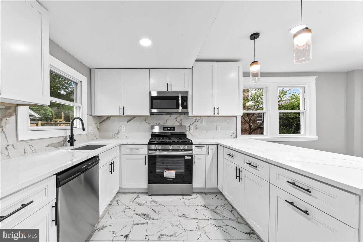 912 Myra Avenue photo 8