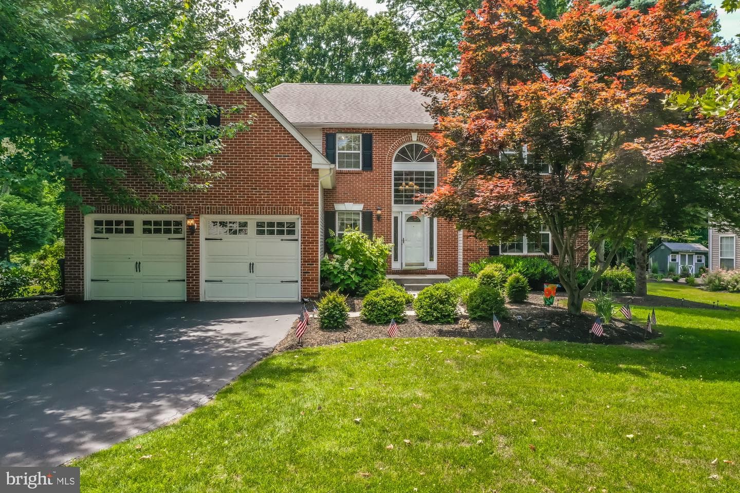1525 Colonial Drive photo 1