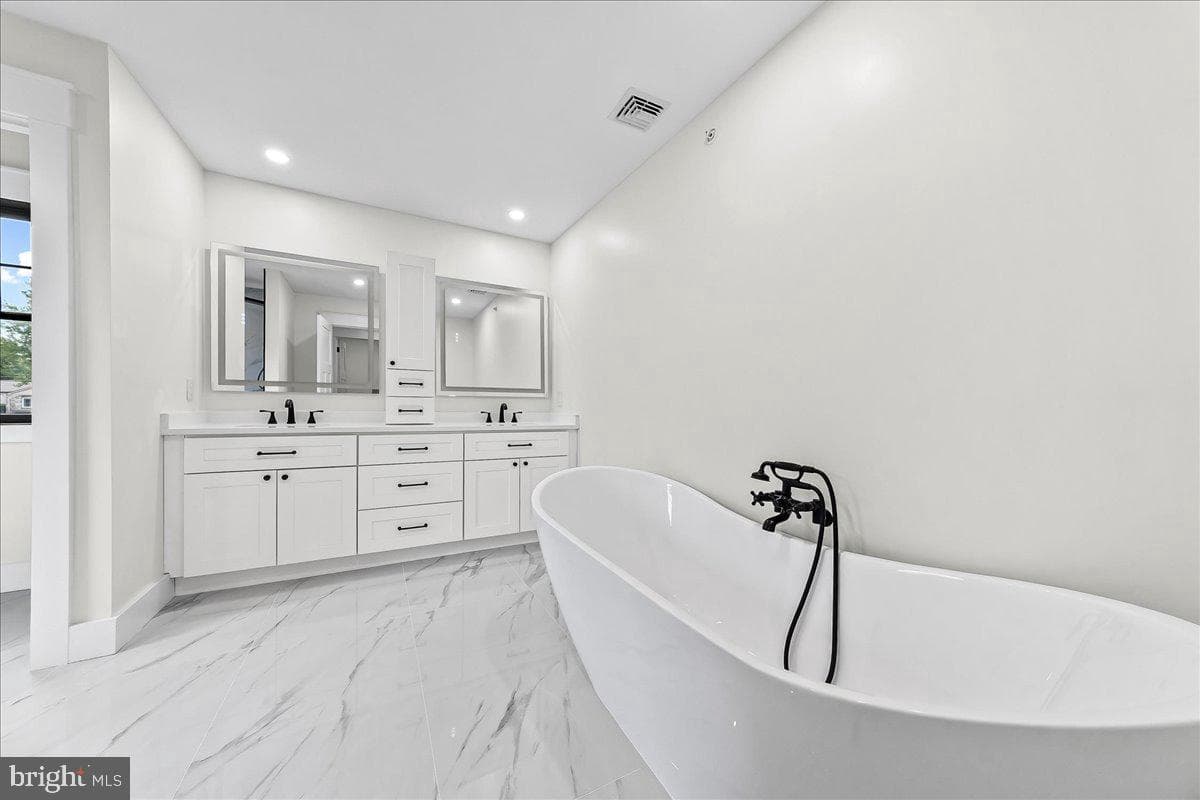 1008 Richmond Road photo 17