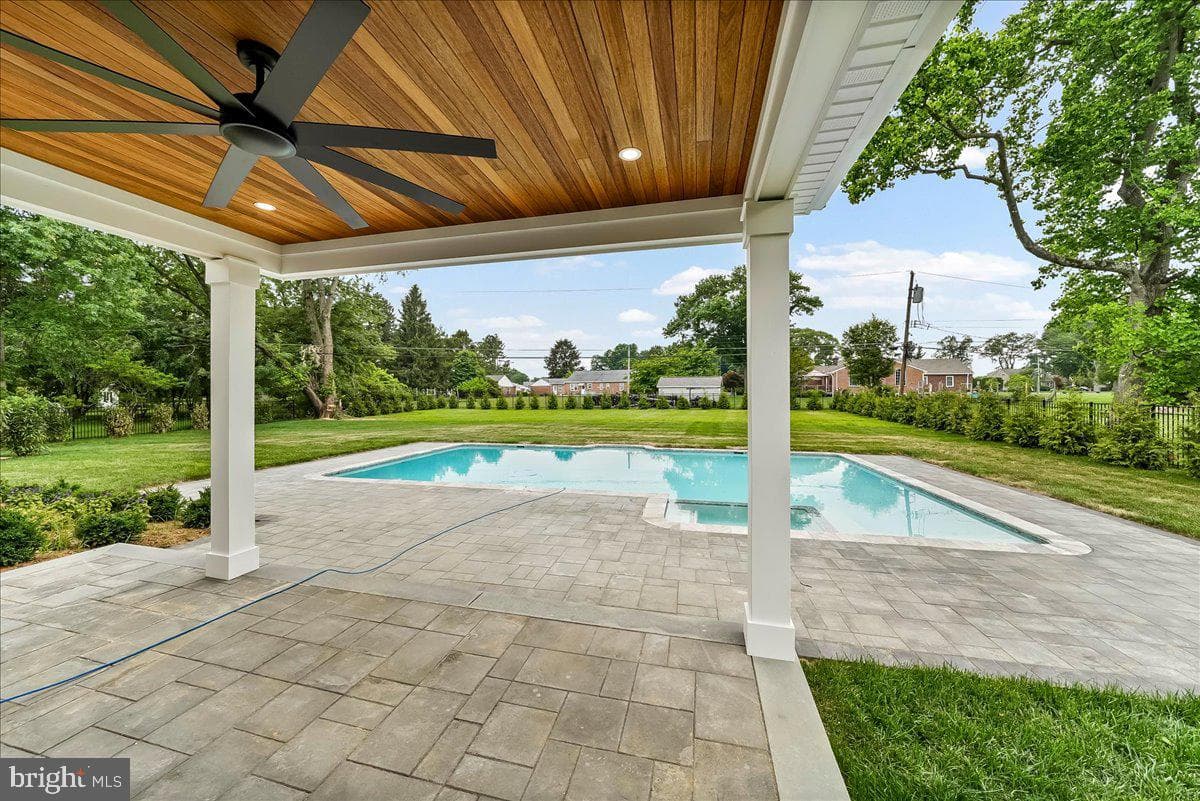 1008 Richmond Road photo 24