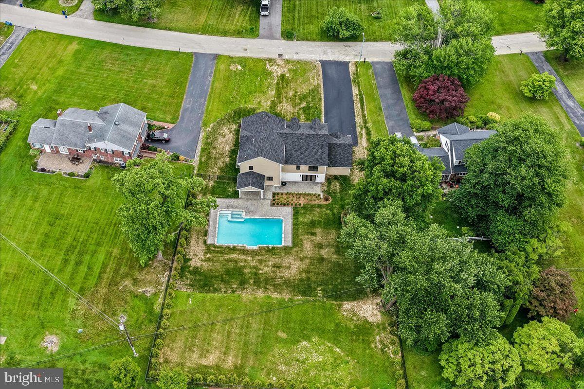 1008 Richmond Road photo 50