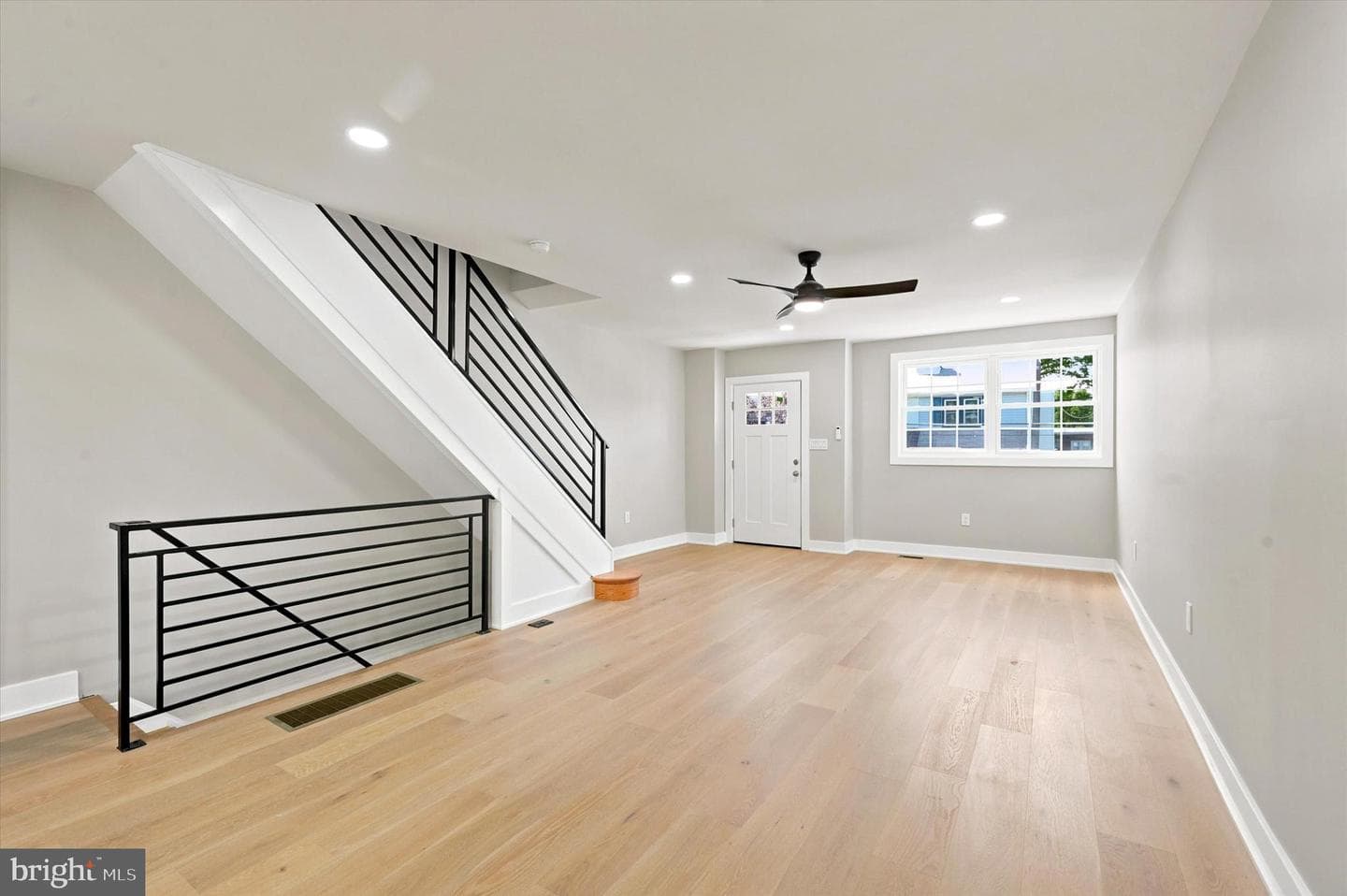 247 N Linden Avenue photo 14